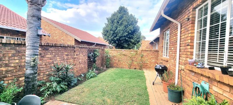 2 Bedroom Property for Sale in Amberfield Gauteng