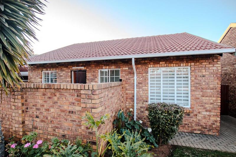 2 Bedroom Property for Sale in Amberfield Gauteng
