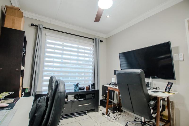 2 Bedroom Property for Sale in Amberfield Gauteng