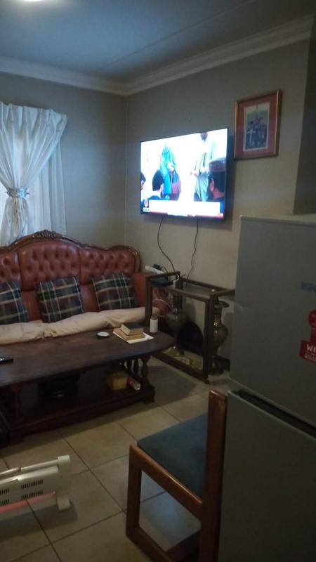 2 Bedroom Property for Sale in Fleurhof Gauteng