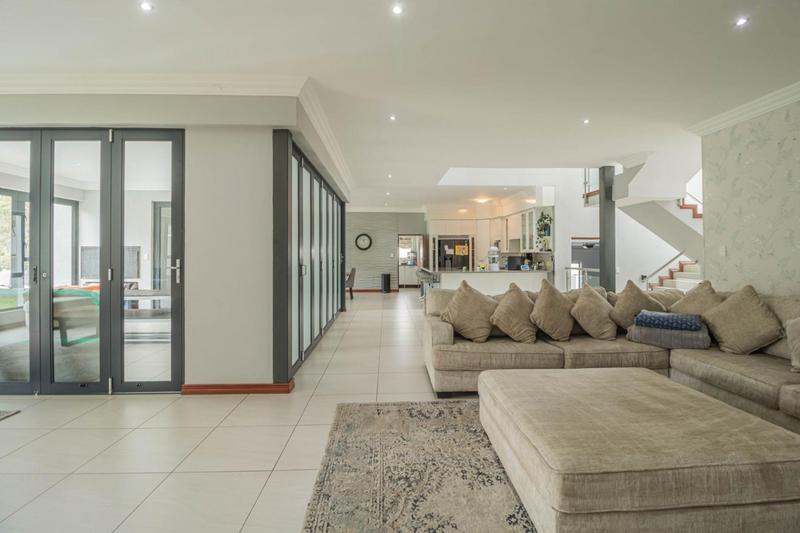 5 Bedroom Property for Sale in Midstream Ridge Gauteng