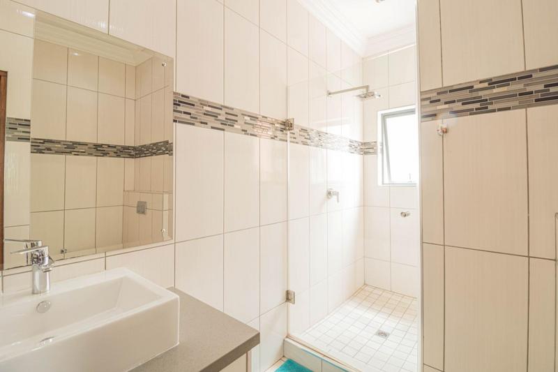 5 Bedroom Property for Sale in Midstream Ridge Gauteng