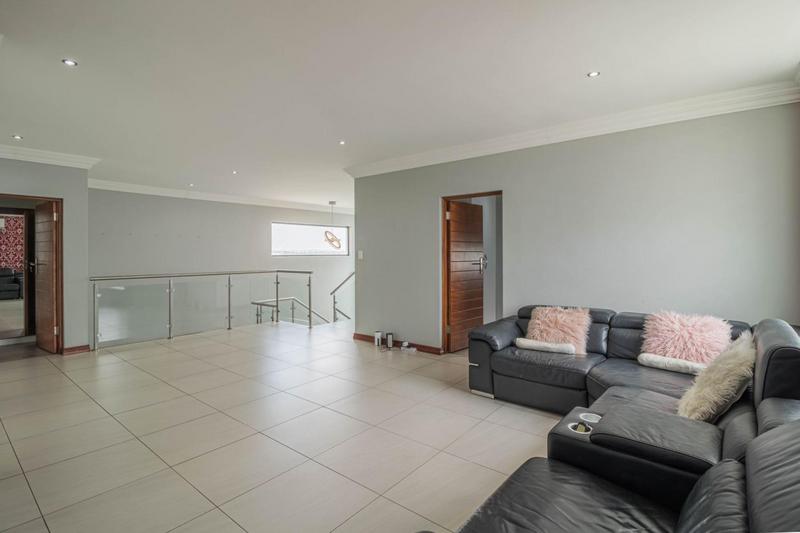 5 Bedroom Property for Sale in Midstream Ridge Gauteng