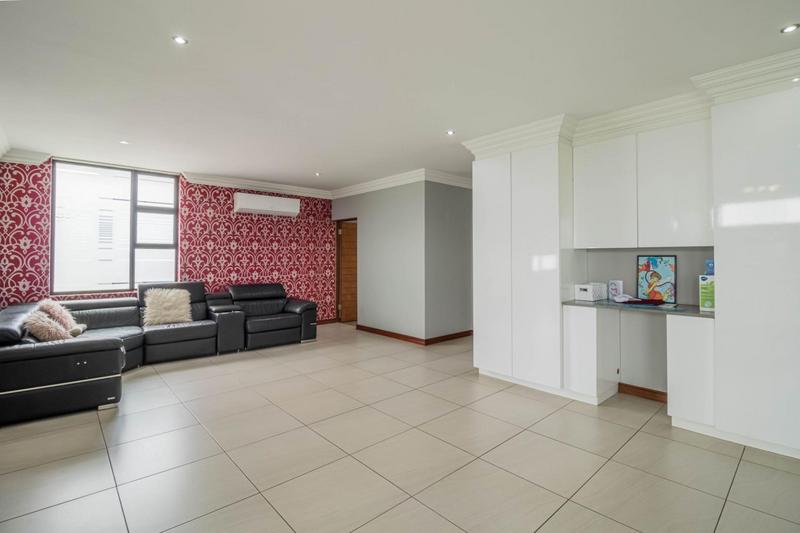 5 Bedroom Property for Sale in Midstream Ridge Gauteng