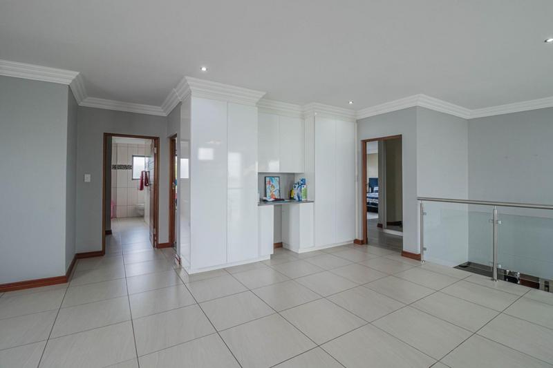 5 Bedroom Property for Sale in Midstream Ridge Gauteng