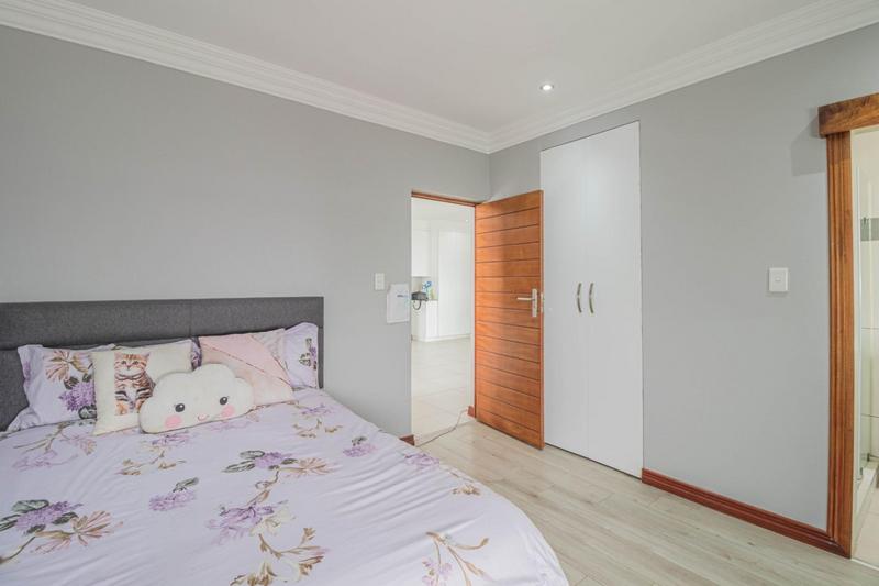 5 Bedroom Property for Sale in Midstream Ridge Gauteng