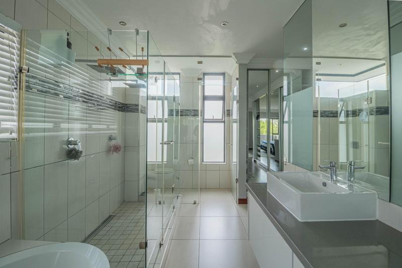 5 Bedroom Property for Sale in Midstream Ridge Gauteng