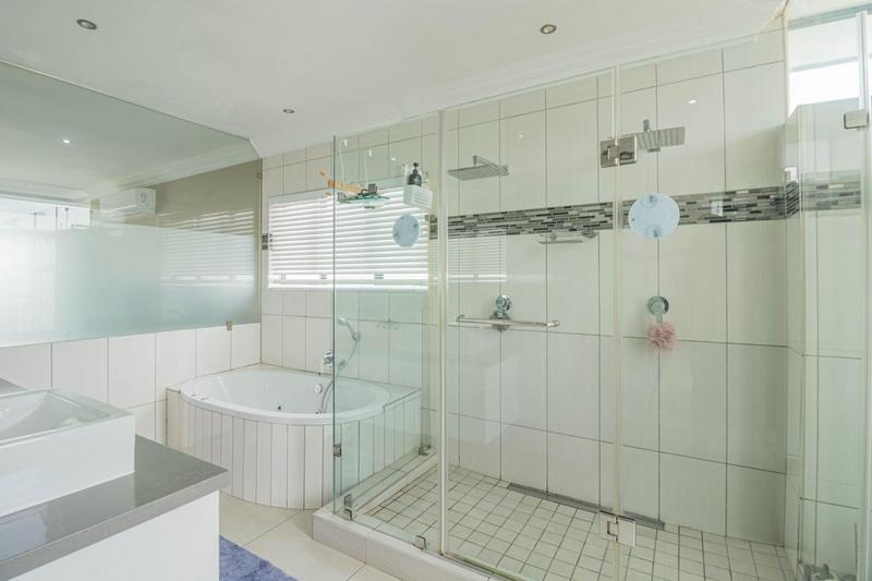 5 Bedroom Property for Sale in Midstream Ridge Gauteng