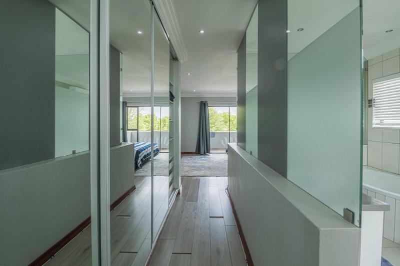 5 Bedroom Property for Sale in Midstream Ridge Gauteng