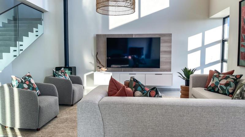 5 Bedroom Property for Sale in Midstream Heights Gauteng