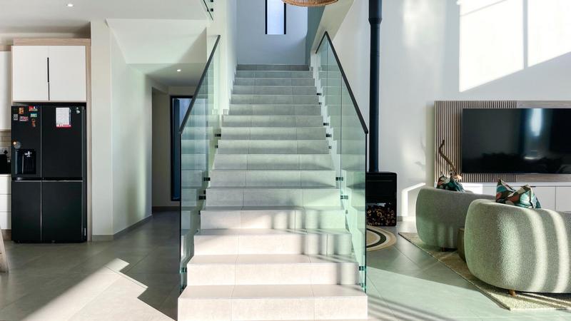 5 Bedroom Property for Sale in Midstream Heights Gauteng