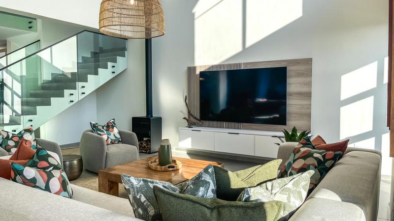5 Bedroom Property for Sale in Midstream Heights Gauteng