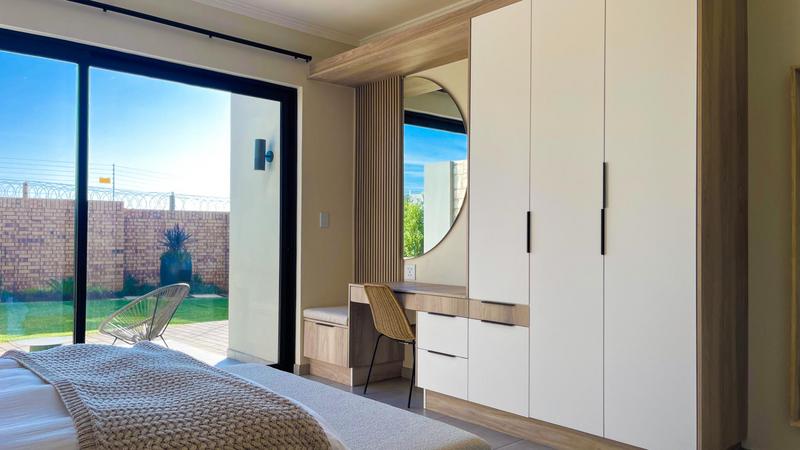 5 Bedroom Property for Sale in Midstream Heights Gauteng