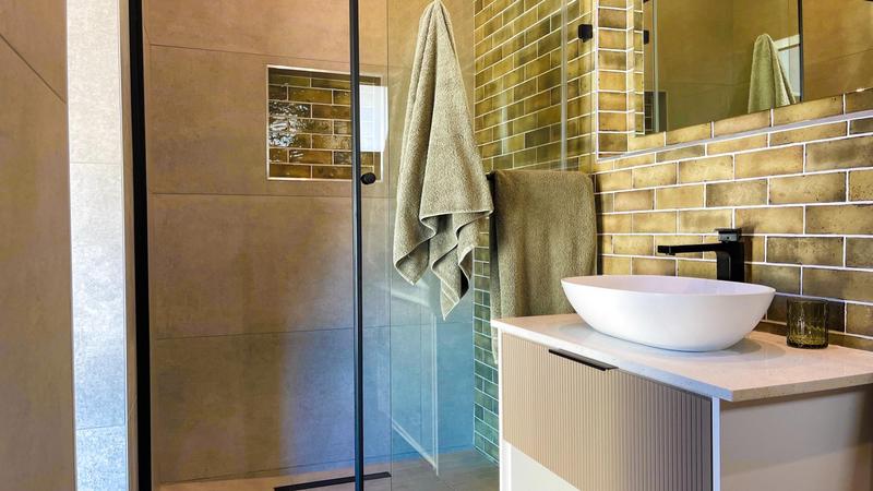 5 Bedroom Property for Sale in Midstream Heights Gauteng