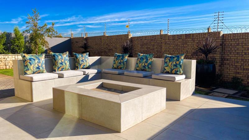 5 Bedroom Property for Sale in Midstream Heights Gauteng