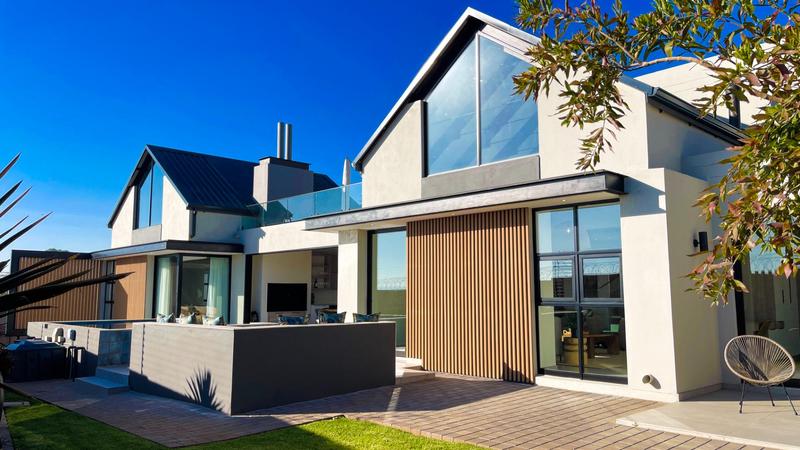 5 Bedroom Property for Sale in Midstream Heights Gauteng