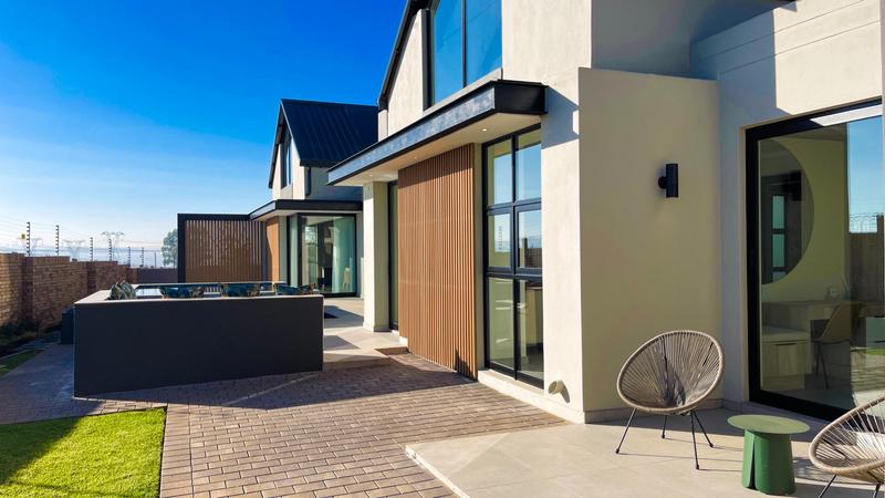 5 Bedroom Property for Sale in Midstream Heights Gauteng