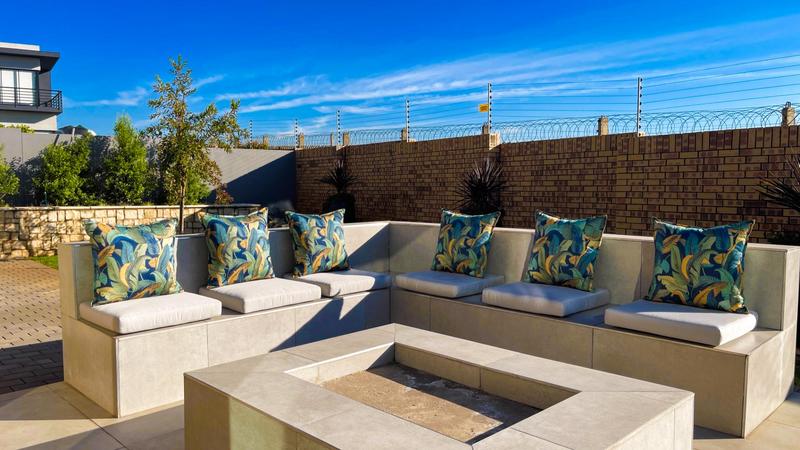 5 Bedroom Property for Sale in Midstream Heights Gauteng