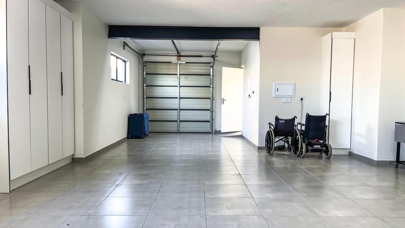 5 Bedroom Property for Sale in Midstream Heights Gauteng