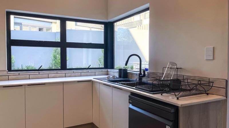 5 Bedroom Property for Sale in Midstream Heights Gauteng
