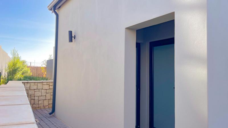 5 Bedroom Property for Sale in Midstream Heights Gauteng
