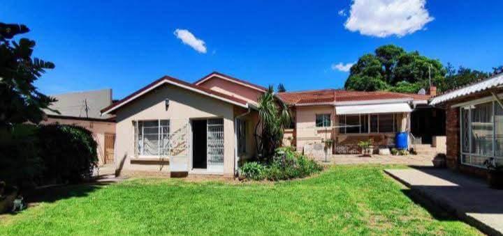 5 Bedroom Property for Sale in Lambton Gauteng