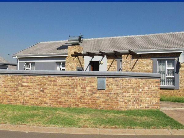 4 Bedroom Property for Sale in Roseacre Gauteng