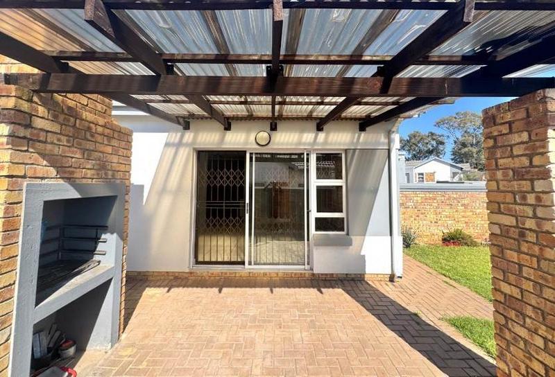 3 Bedroom Property for Sale in Roseacre Gauteng
