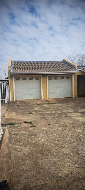 6 Bedroom Property for Sale in Ennerdale Gauteng