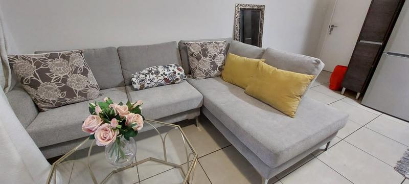 To Let 1 Bedroom Property for Rent in Bryanston Gauteng