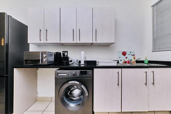 To Let 3 Bedroom Property for Rent in Beverley Gauteng