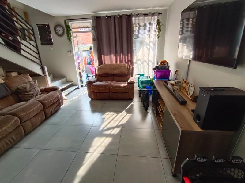 2 Bedroom Property for Sale in Dorandia Gauteng