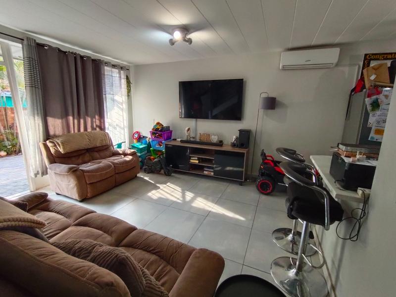 2 Bedroom Property for Sale in Dorandia Gauteng