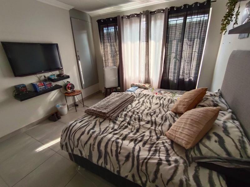 2 Bedroom Property for Sale in Dorandia Gauteng