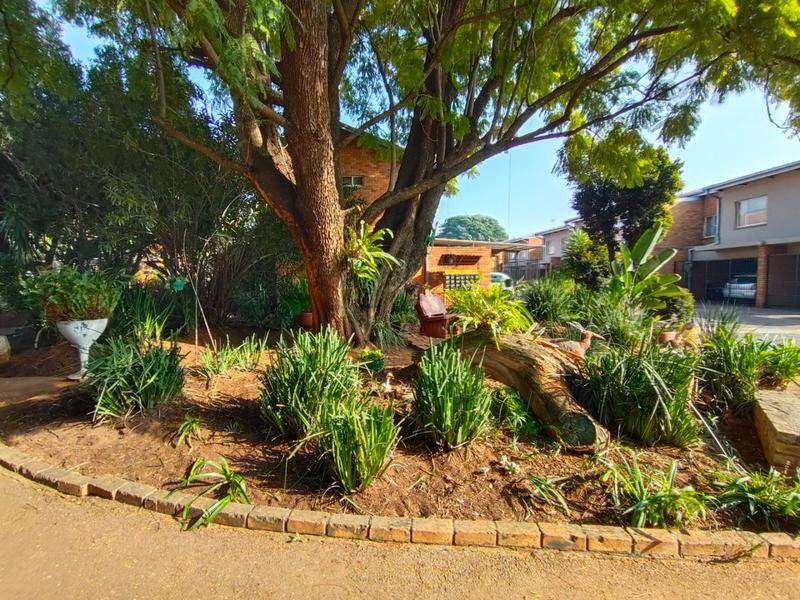 2 Bedroom Property for Sale in Dorandia Gauteng