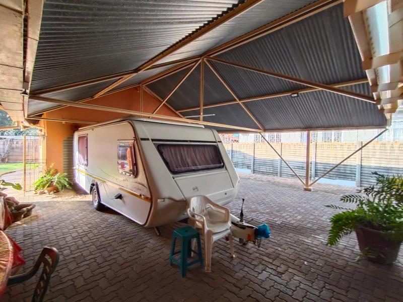 3 Bedroom Property for Sale in Dorandia Gauteng