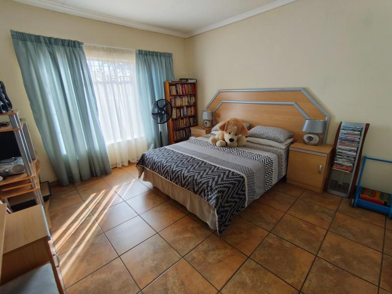 3 Bedroom Property for Sale in Dorandia Gauteng