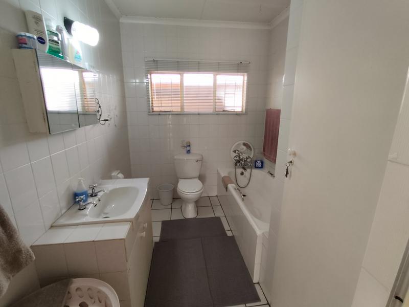 3 Bedroom Property for Sale in Dorandia Gauteng
