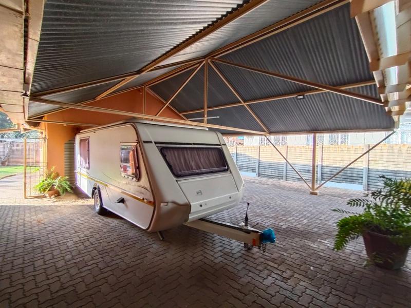 3 Bedroom Property for Sale in Dorandia Gauteng