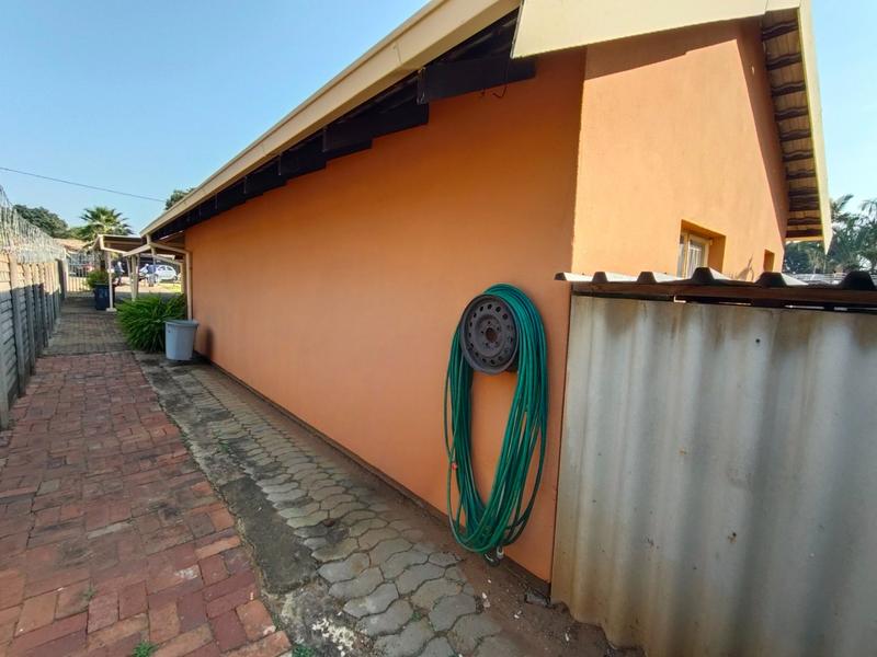 3 Bedroom Property for Sale in Dorandia Gauteng