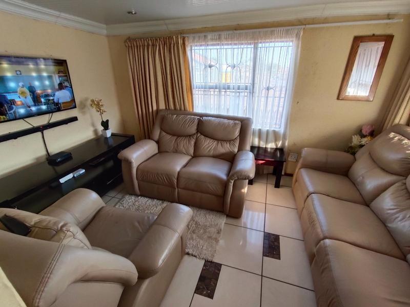 3 Bedroom Property for Sale in The Orchards Gauteng