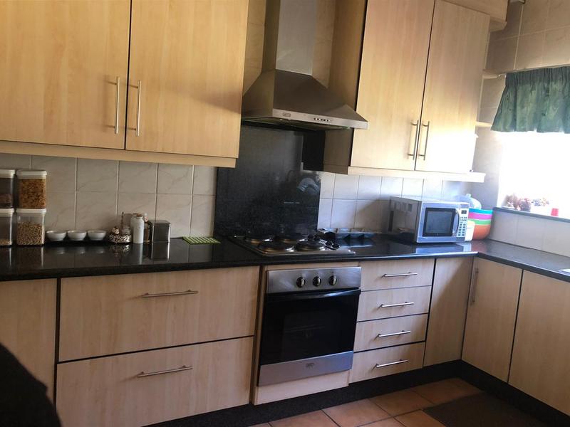 To Let 2 Bedroom Property for Rent in Senderwood Gauteng