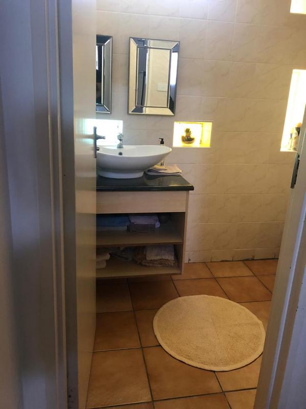 To Let 2 Bedroom Property for Rent in Senderwood Gauteng