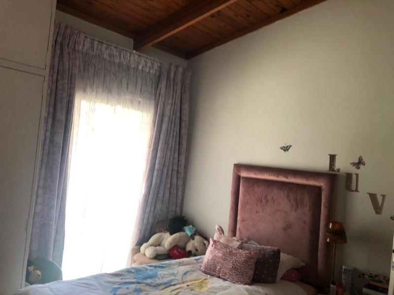To Let 2 Bedroom Property for Rent in Senderwood Gauteng