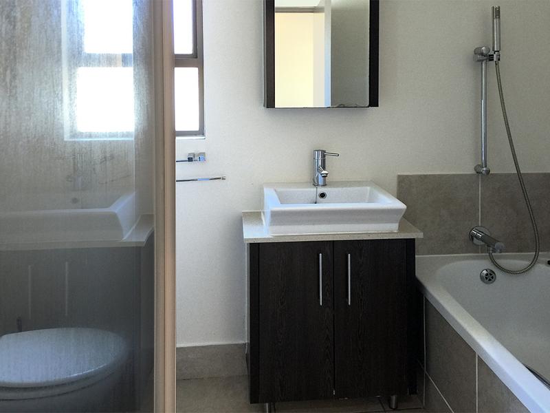 To Let 2 Bedroom Property for Rent in Lonehill Gauteng