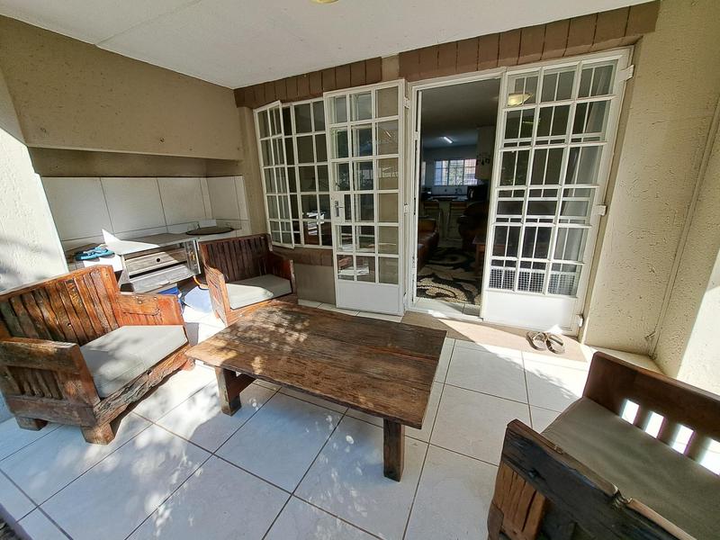 To Let 2 Bedroom Property for Rent in Faerie Glen Gauteng