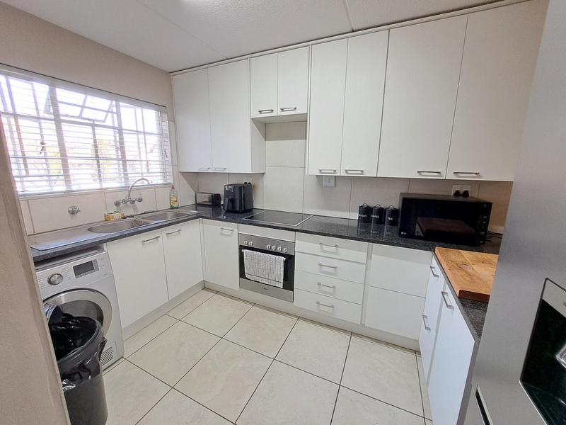 To Let 2 Bedroom Property for Rent in Faerie Glen Gauteng