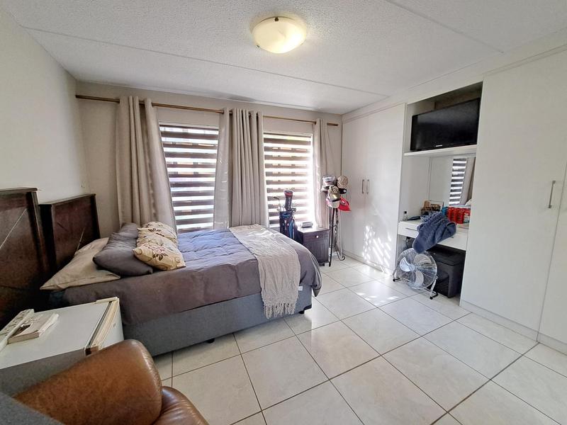 To Let 2 Bedroom Property for Rent in Faerie Glen Gauteng