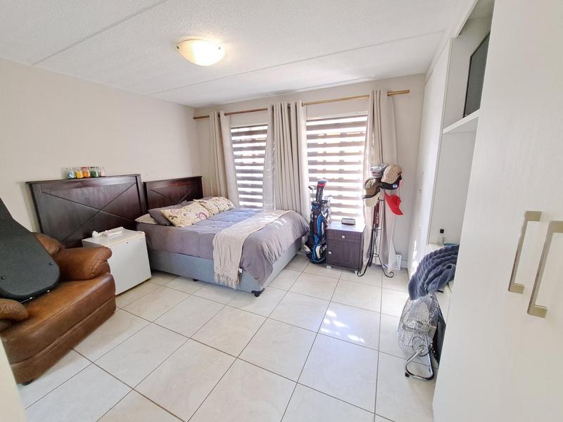 To Let 2 Bedroom Property for Rent in Faerie Glen Gauteng