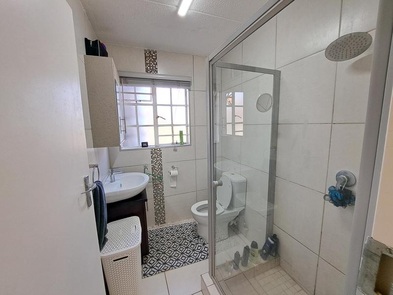To Let 2 Bedroom Property for Rent in Faerie Glen Gauteng